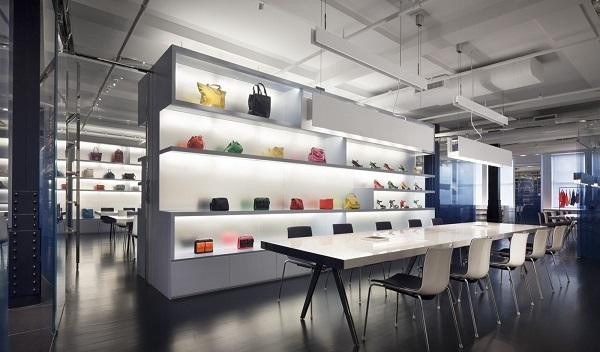 Thiết kế showroom theo nội thất tự do mang lại nhiều tiện ích cho khách hàng
