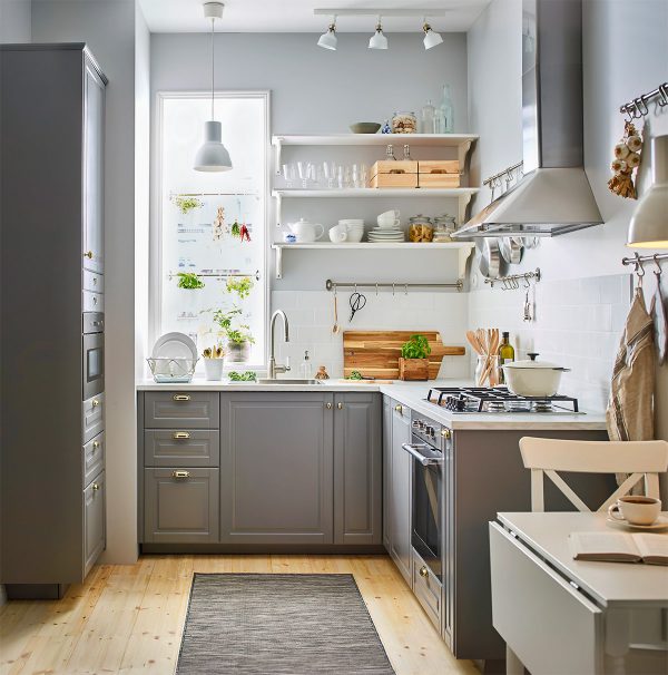 Nhiều người nghĩ rằng không gian nhỏ sẽ không thể có một phòng bếp đẹp và tiện nghi. Tuy nhiên, hình ảnh của chúng tôi sẽ chứng minh cho bạn rằng điều đó hoàn toàn có thể.