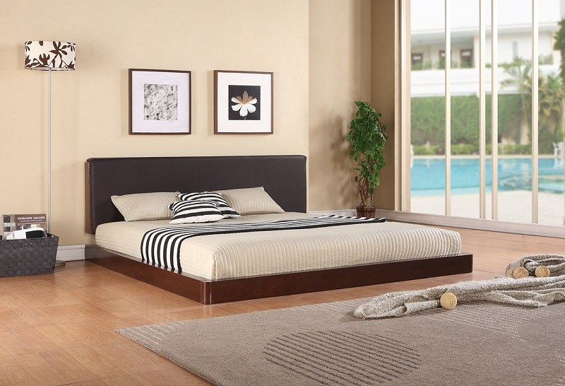 giường ngủ sản kiểu Nhật với màu tông gỗ tự nhiên và màu đen huyền bí