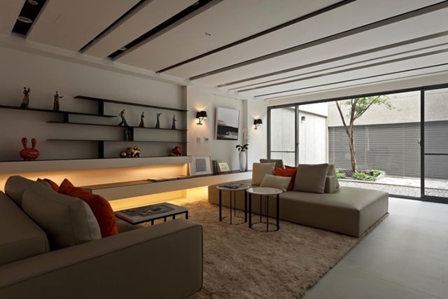 Thiết kế sofa rộng và êm ái tạo sự thoải mái