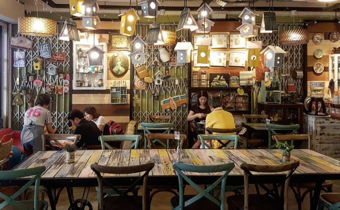 Thiết kế quán cafe phong cách retro mang dấu ấn của thời gian, vừa cổ điển, vừa hiện đại, vừa nhẹ nhàng nhưng cũng vừa sang trọng