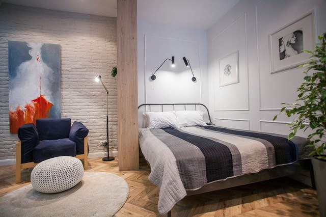 Không gian phòng ngủ được bố trí ngay góc tường trong cùng của căn hộ với thiết kế đơn giản đúng tính chất thư giãn, nghỉ ngơi