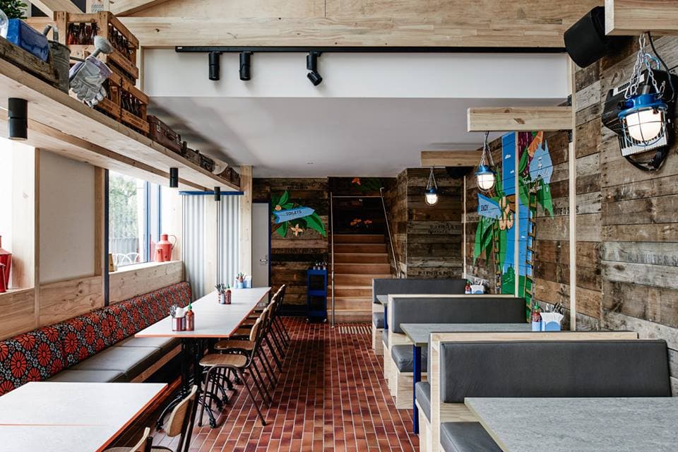 thiết kế nội thất quán cafe phong cách rustic