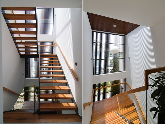 Cầu thang mở phù hợp với kiến trúc hiện đại của thiết kế biệt thự có hồ bơi