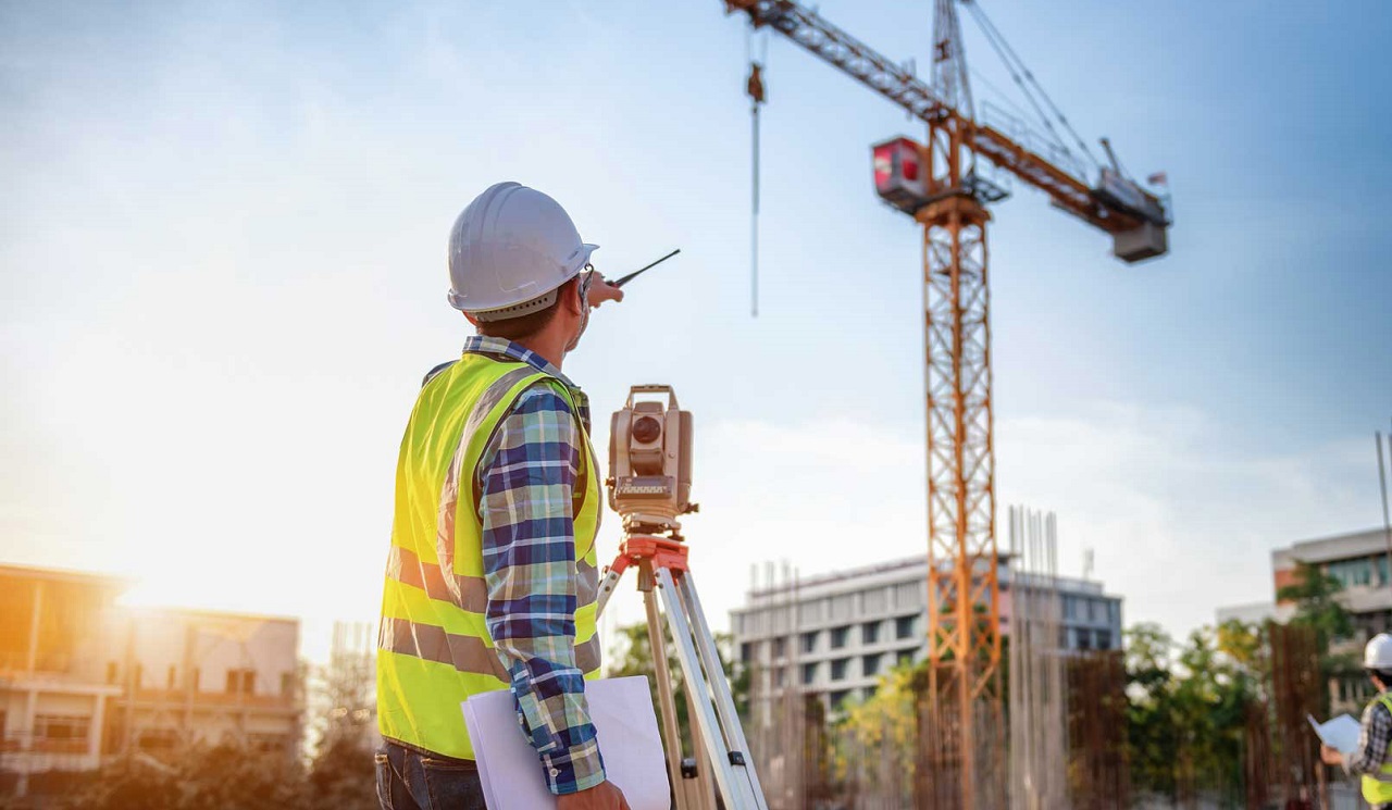 Quyền và nghĩa vụ của chủ đầu tư giám sát công trình xây dựng là gì?