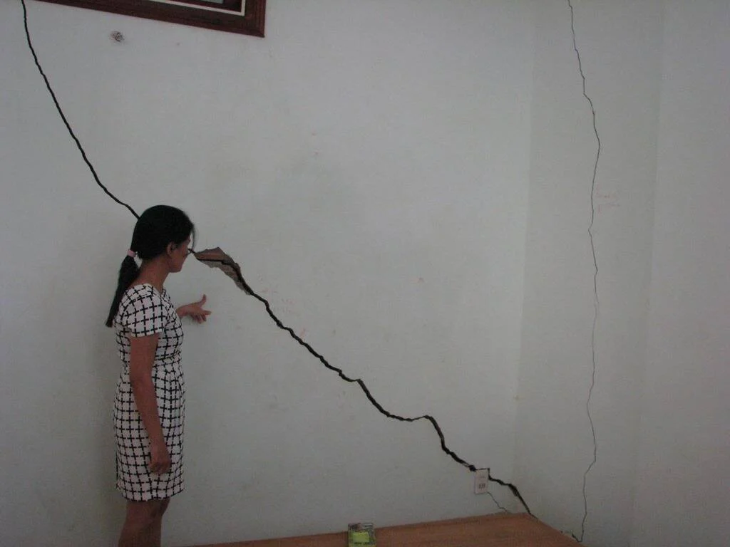Tại sao tường nhà bị nứt? Các loại vết nứt tường thường gặp