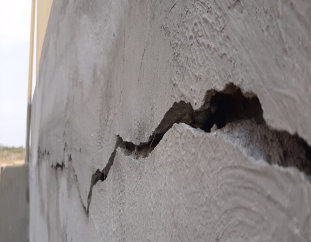 Nguyên nhân trát tường trong nhà bị nứt & biện pháp xử lý vết nứt 