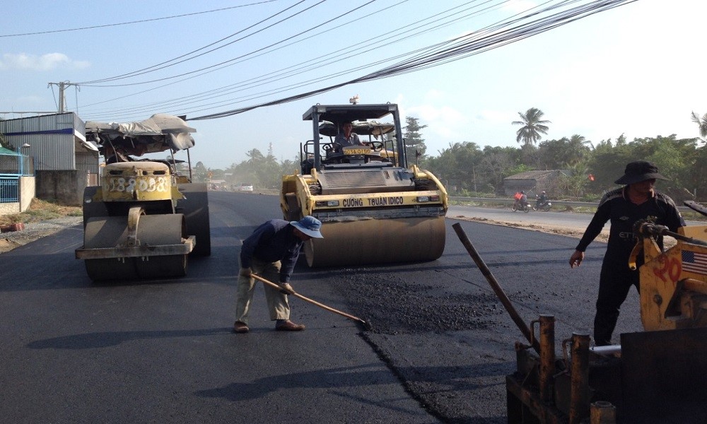 Các bước thi công đường nhựa giao thông - chuẩn bị vật liệu trộn bê tông