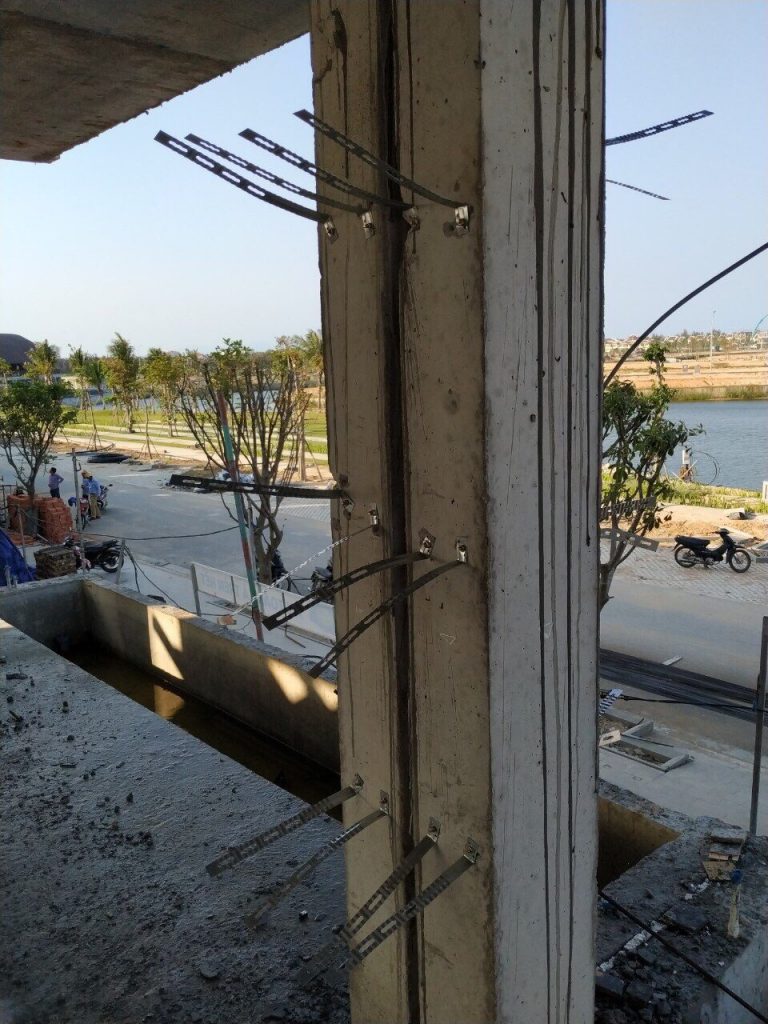 thép râu tường là gì