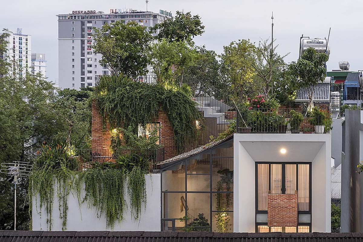 mẫu lan can sân thượng gỗ tự nhiên