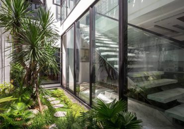 mẫu thiết kế sân vườn bên hông nhà