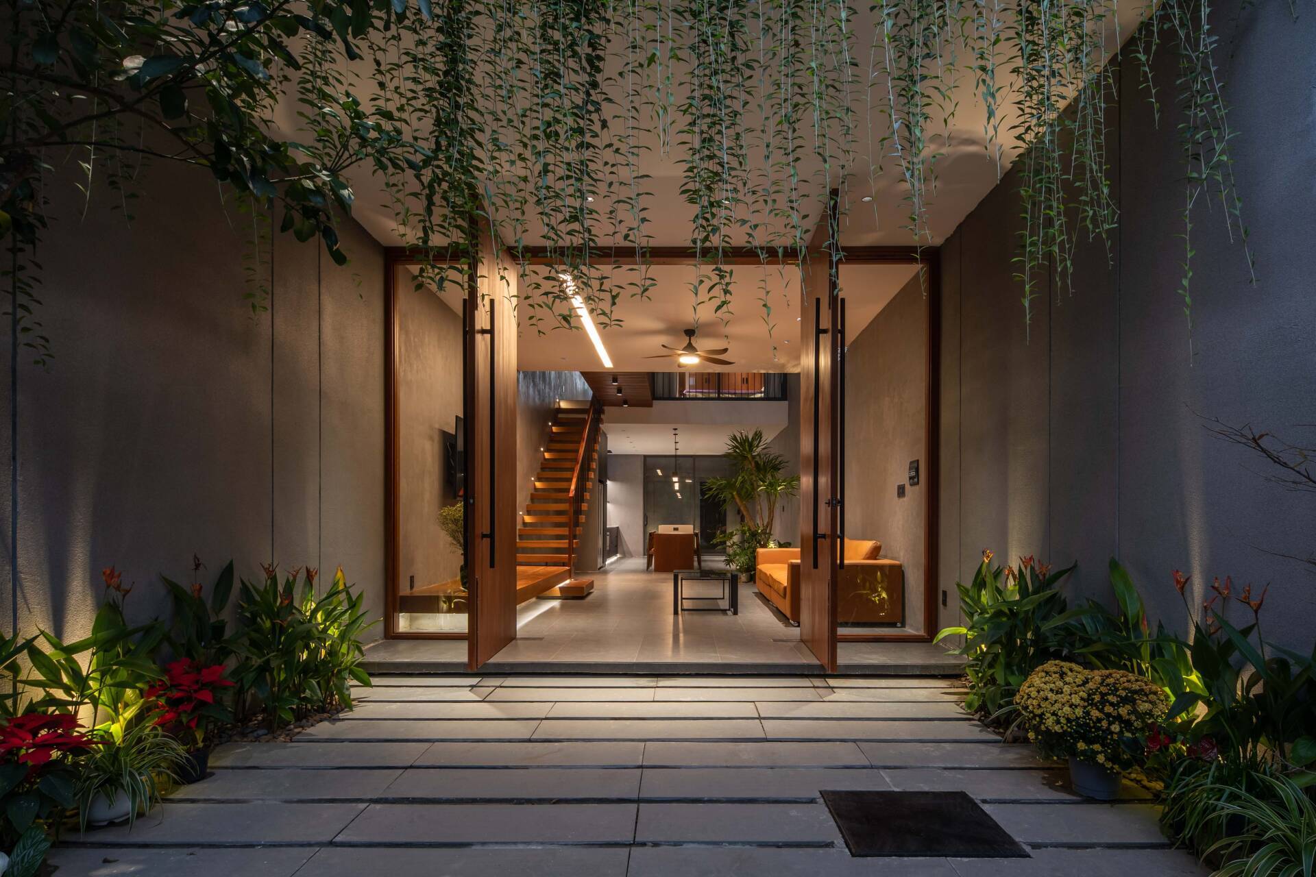 thiết kế sân vườn nhà ống nhỏ