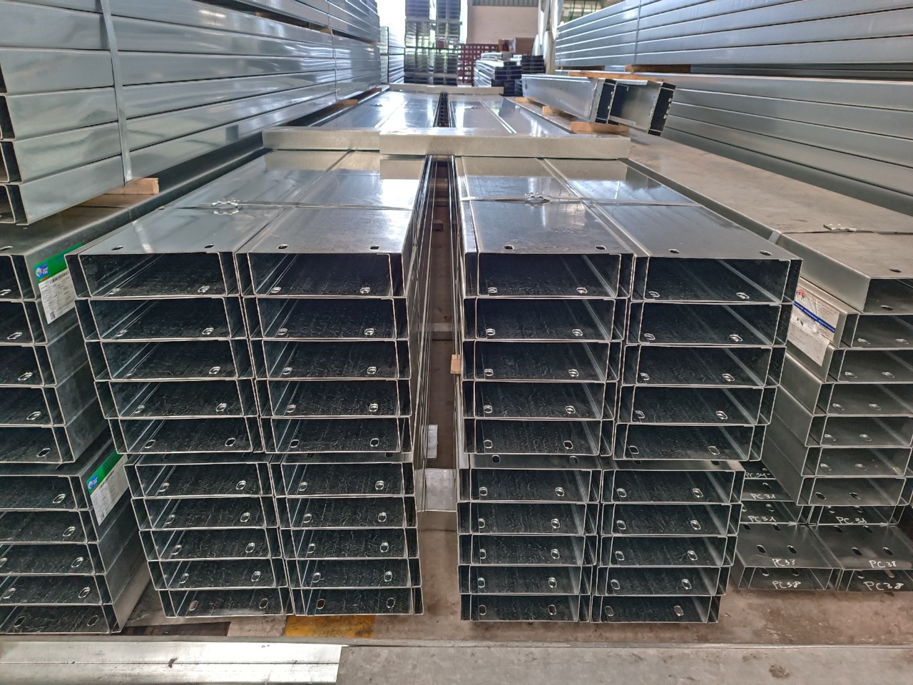 các loại xà gồ gập nguội nhà công nghiệp