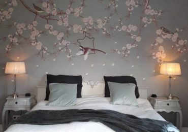 giấy dán tường phòng ngủ vợ chồng