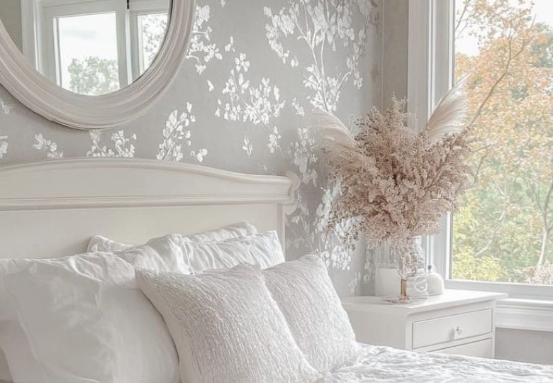 giấy dán tường phòng ngủ vợ chồng