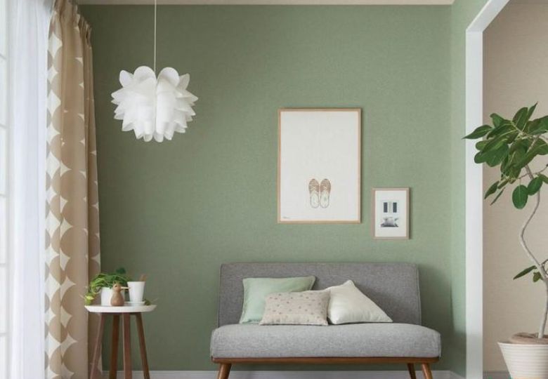 Nên dùng giấy dán tường hay sơn