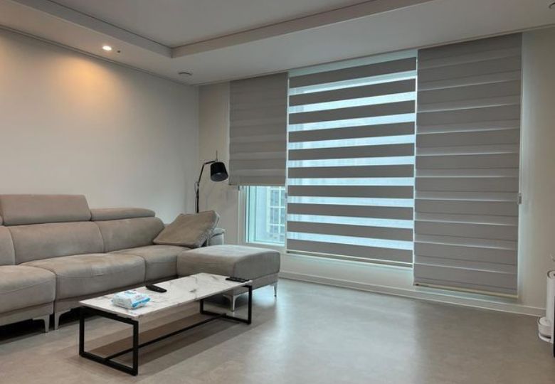 rèm che nắng cửa chính