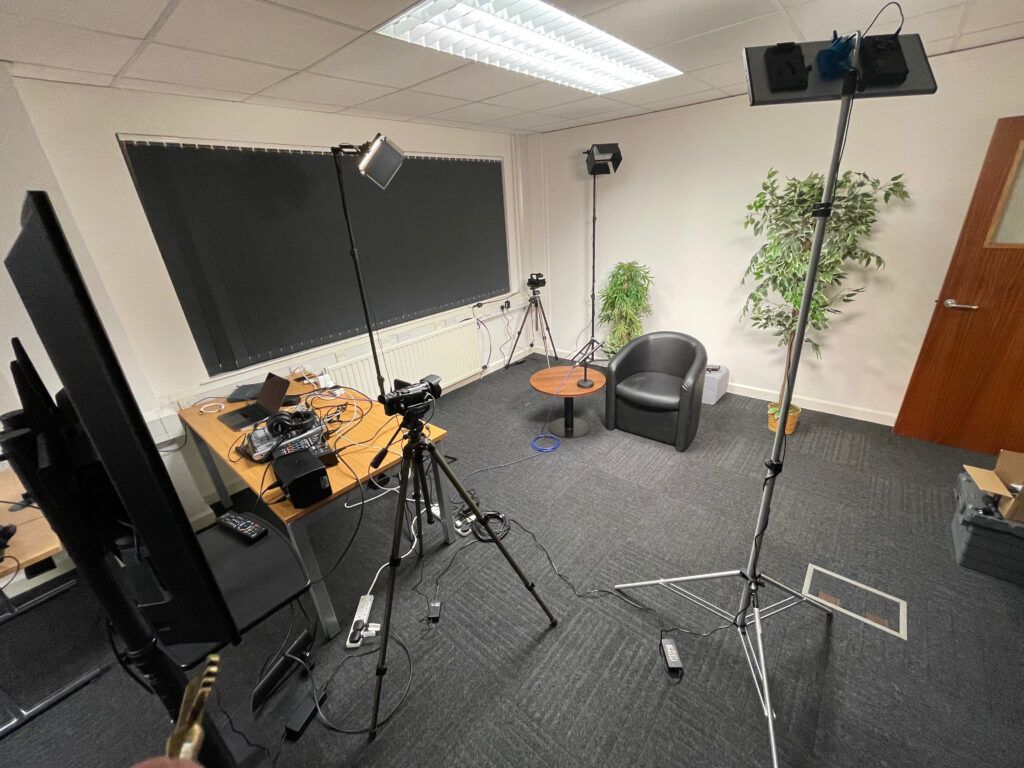 mẫu giấy dán tường phòng livestream đẹp