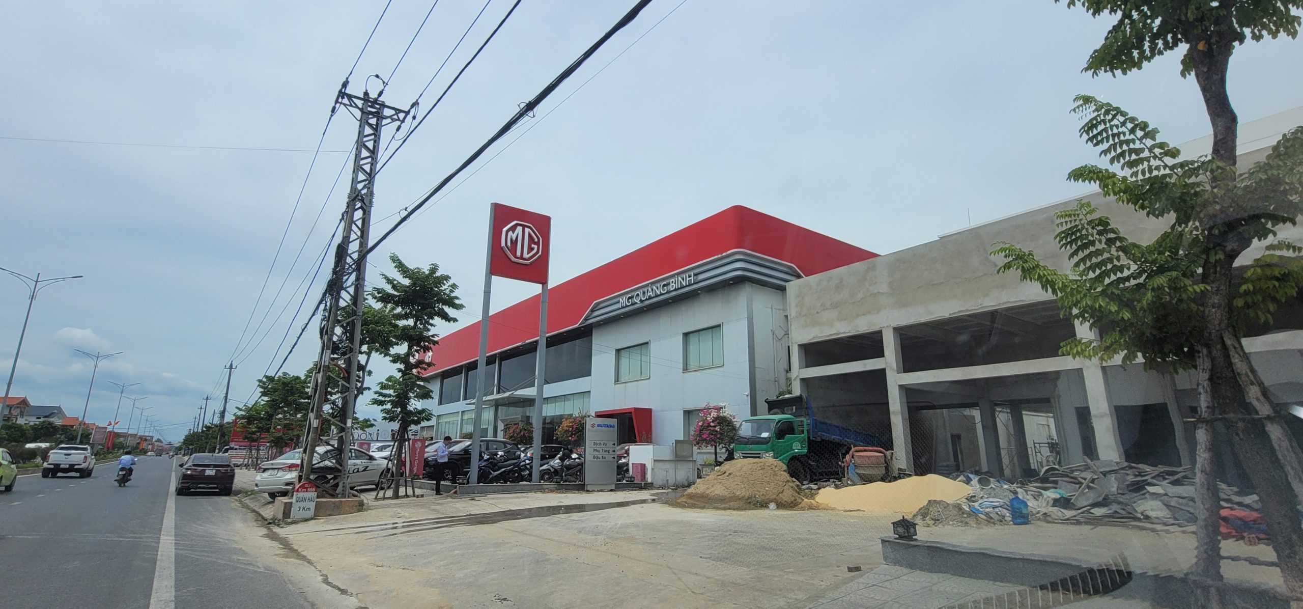 Thiết kế showroom ô tô Suzuki Đồng Hới