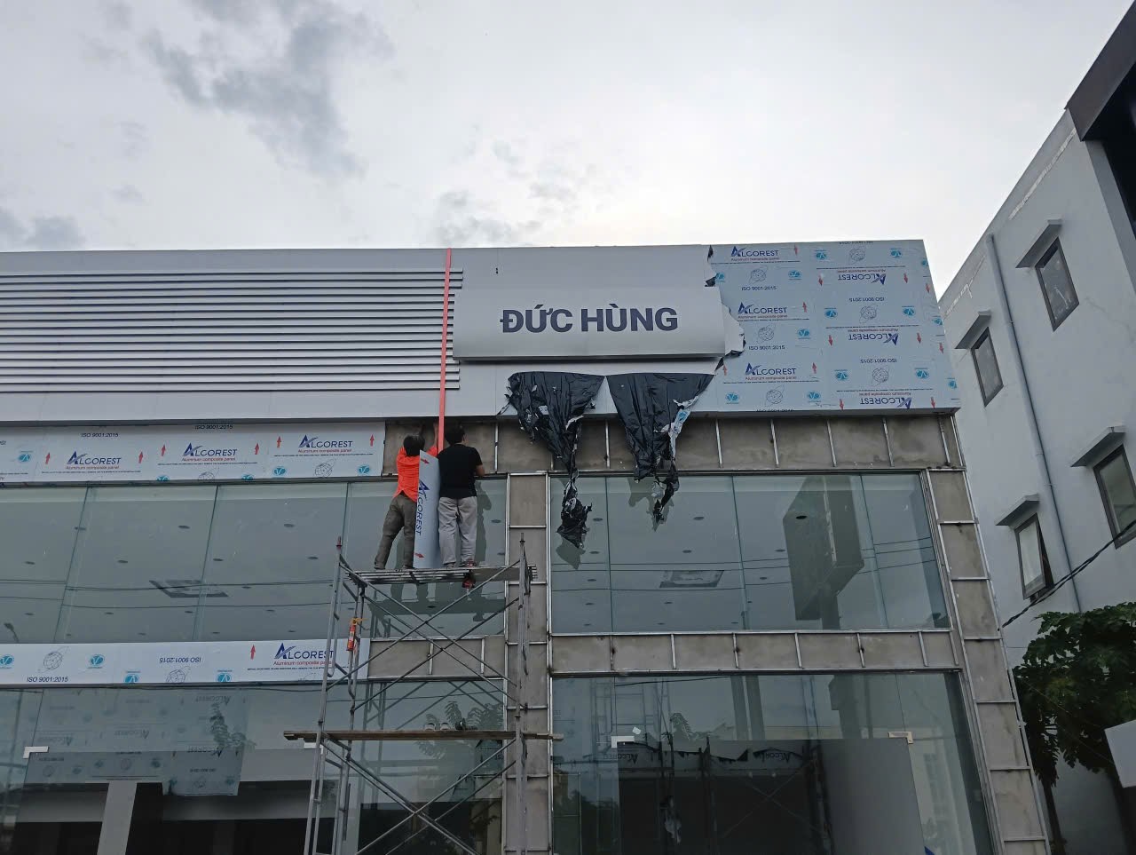 Thiết kế showroom ô tô Suzuki Đồng Hới