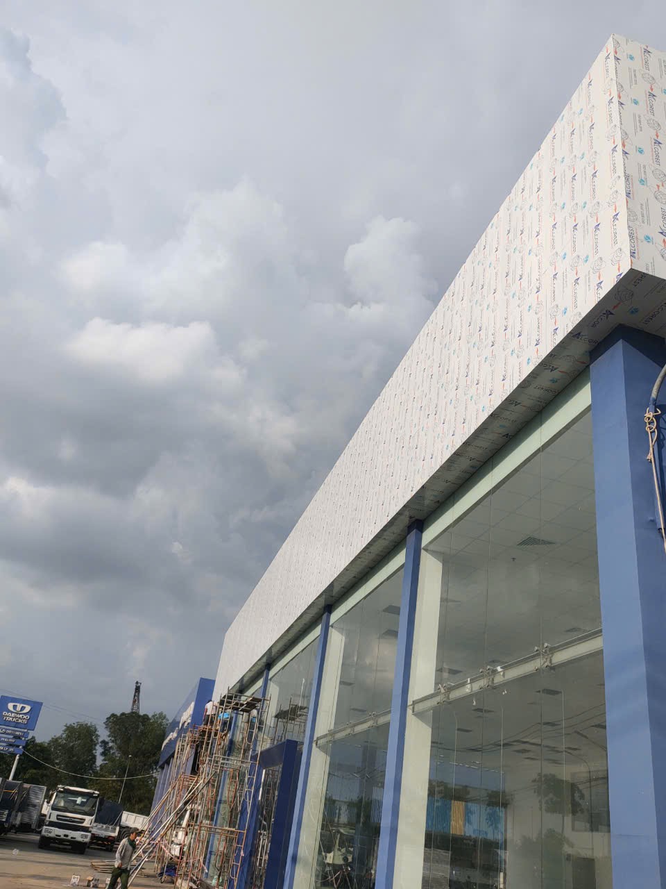 Thiết kế showroom ô tô Suzuki Minh Thanh